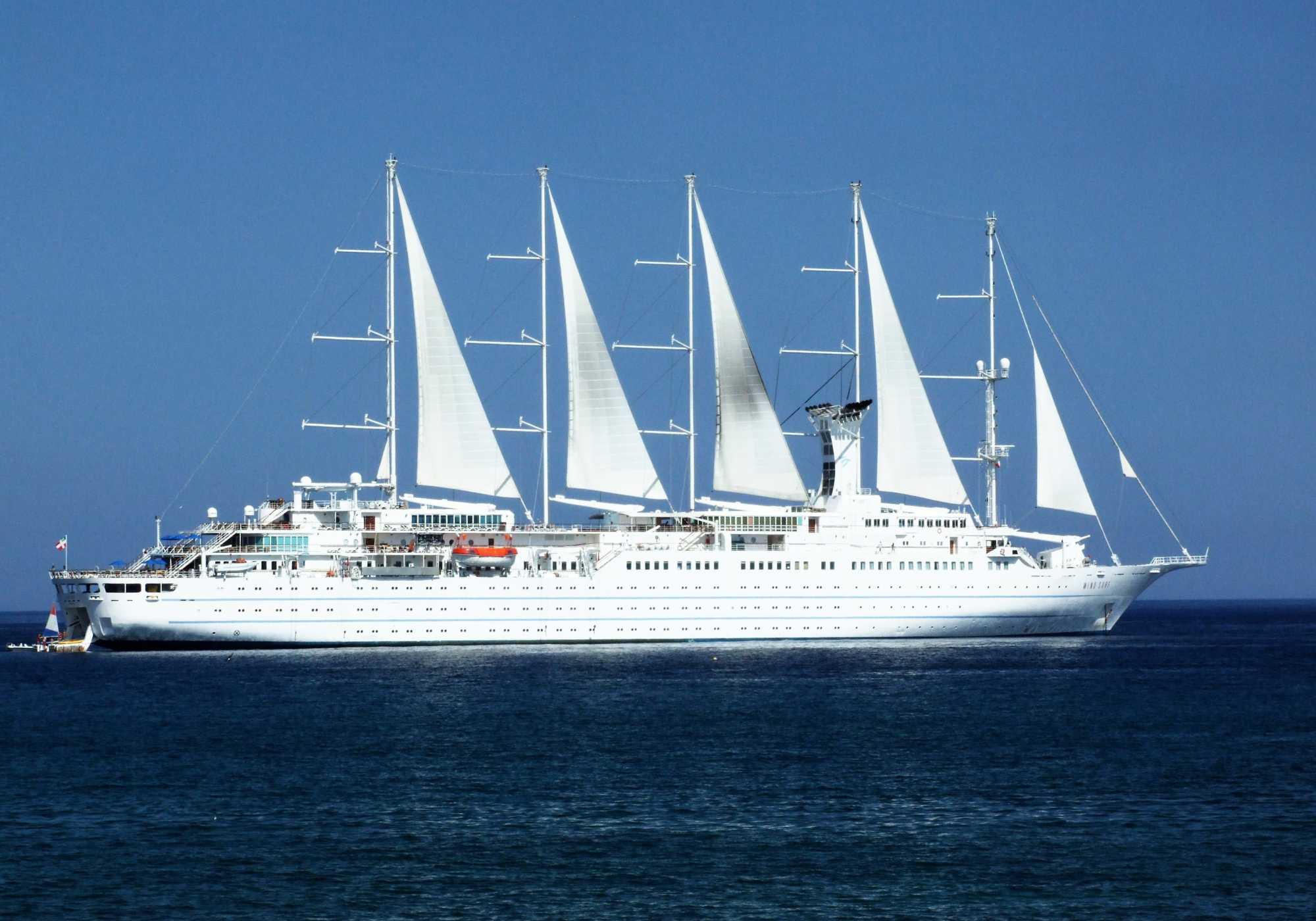 Club Med 2 Yacht